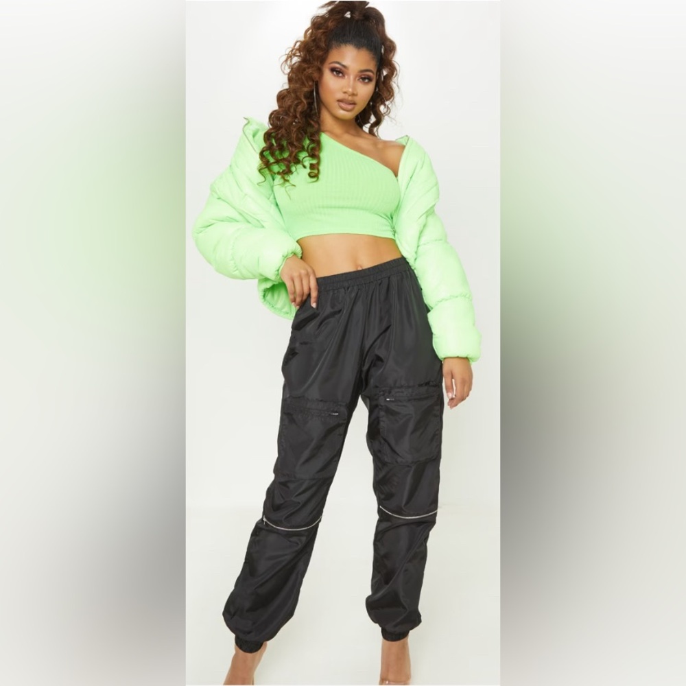 NWT PRETTYLITTLETHING Black Cargo Zip Pocket Detail Pants